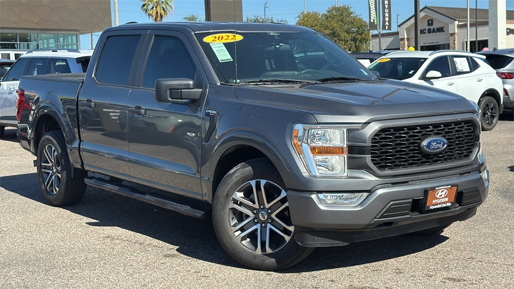 2022 Ford F-150 XL's photo