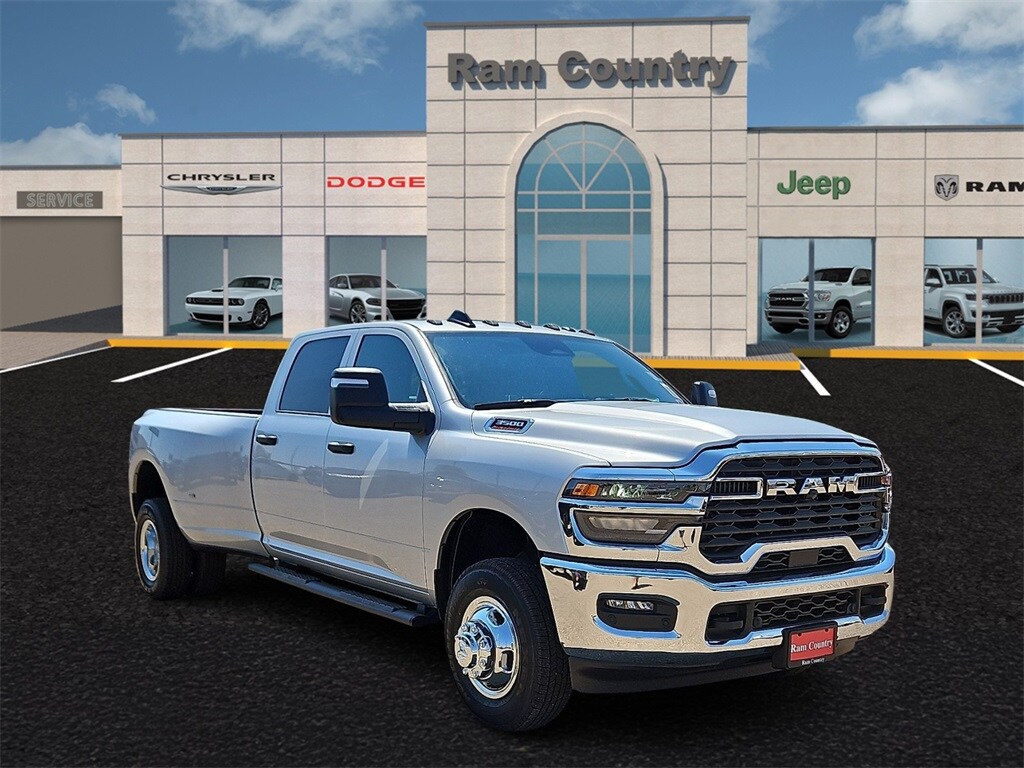 2026 Ram 3500 Tradesman photo 4