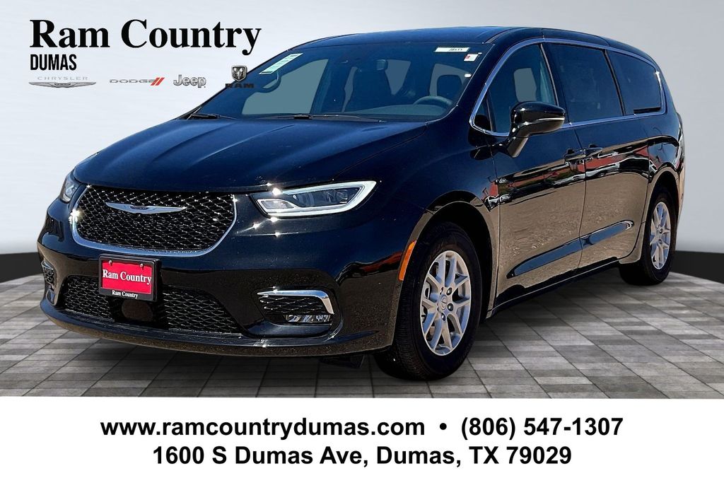 2026 Chrysler Pacifica Select's photo