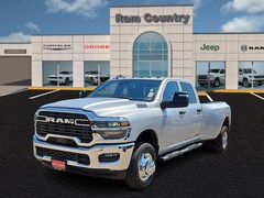 2026 Ram 3500 TRADESMAN CREW CAB 4X4 8' BOX Pickup