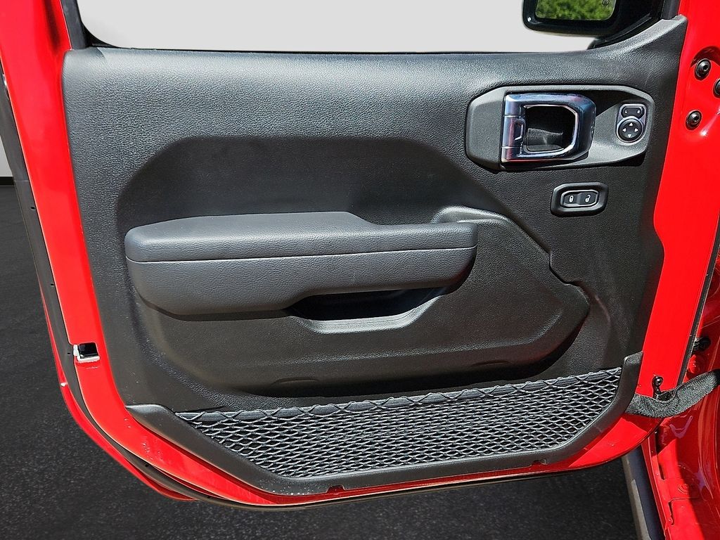 2025 Jeep Wrangler 4-Door Willys - Photo 12