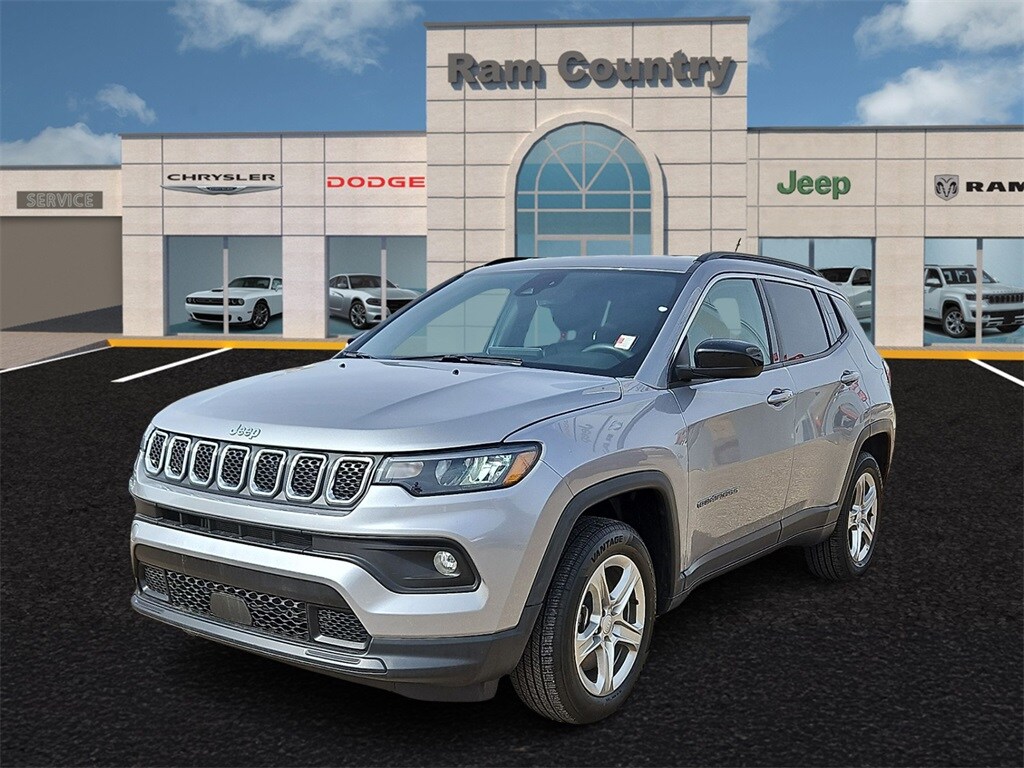 Used 2024 Jeep Compass Latitude SUV