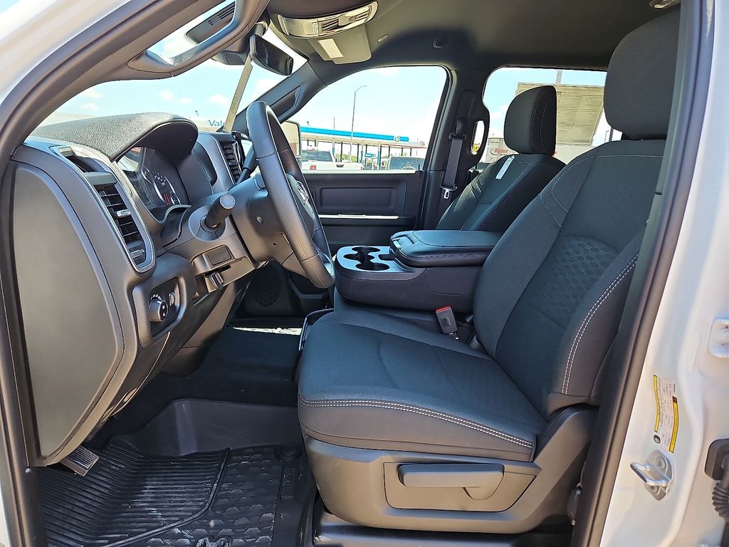 2025 RAM 2500 Tradesman - Photo 11