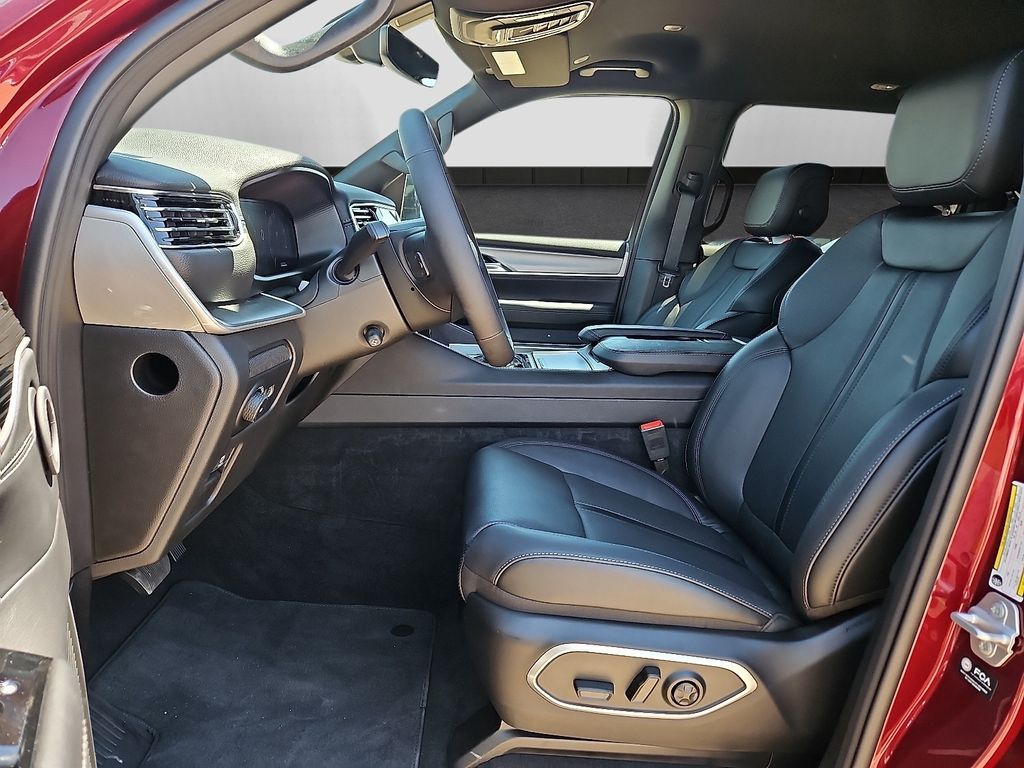 2025 Jeep Wagoneer Series II - Photo 10