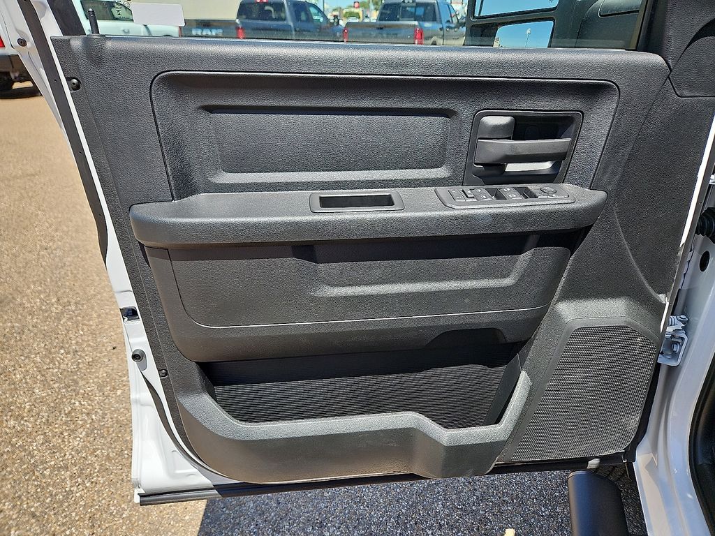 2025 RAM 2500 Tradesman - Photo 13
