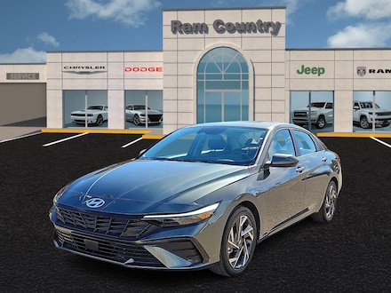 2025 Hyundai Elantra SEL Convenience Sedan