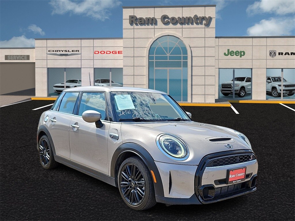 2024 Mini Cooper Signature photo 4