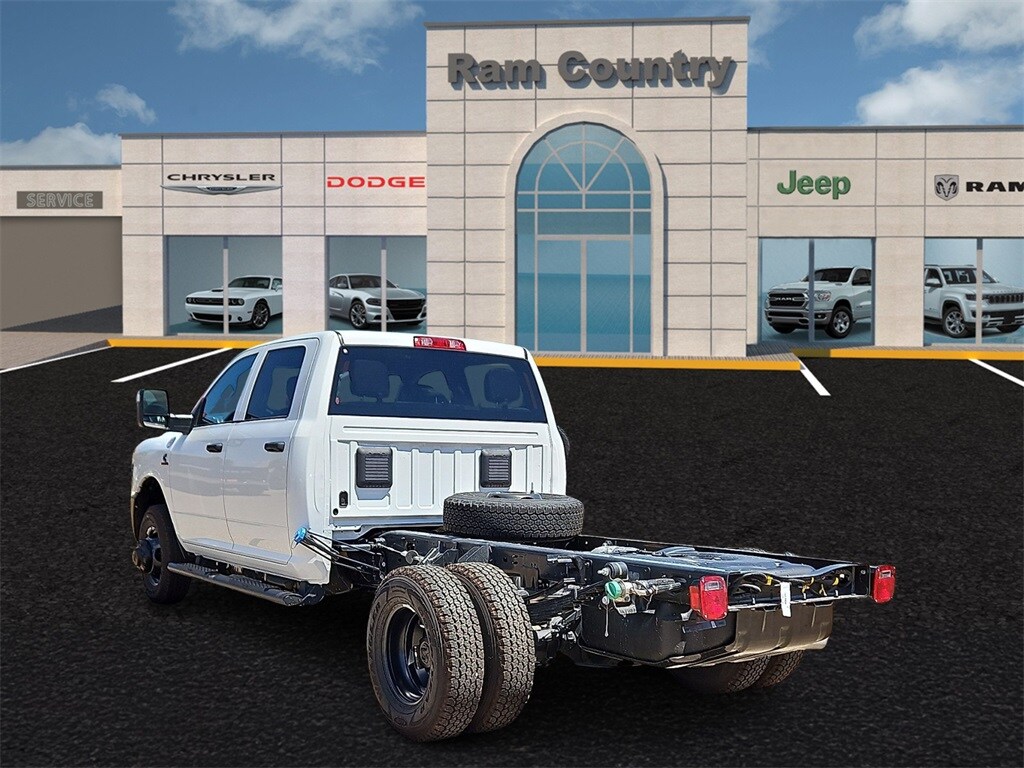 2026 Ram 3500 Tradesman photo 2