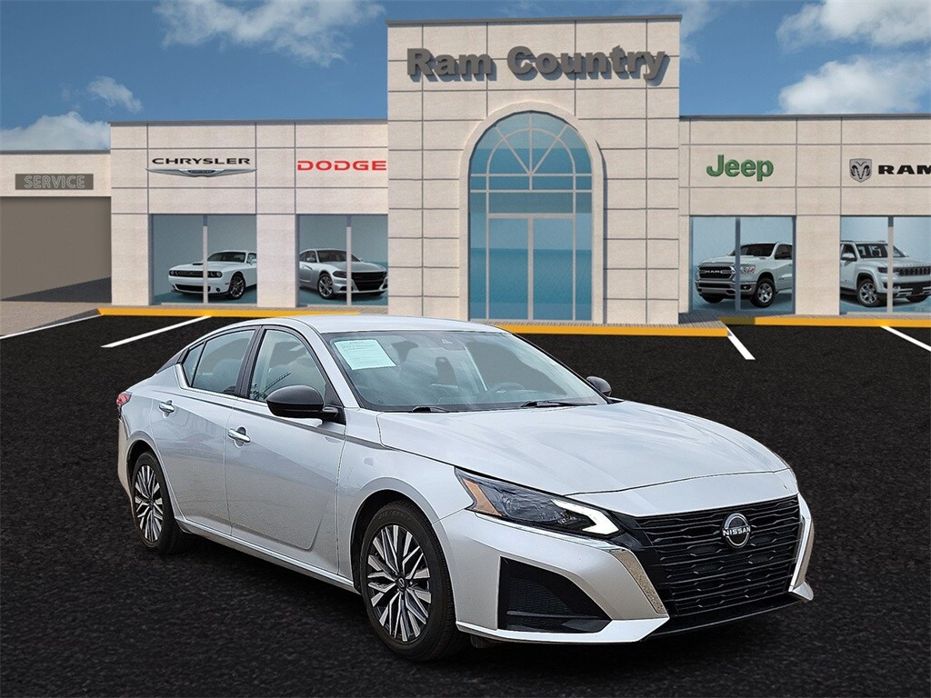 2024 Nissan Altima 2.5 SV photo 4