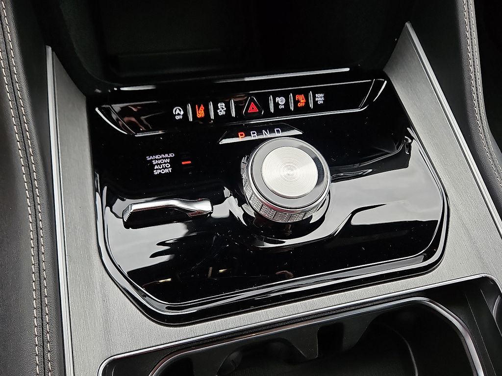 2025 Jeep Wagoneer Series I - Photo 15