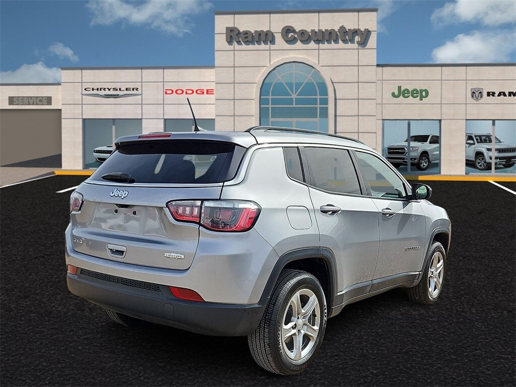 Used 2024 Jeep Compass Latitude SUV