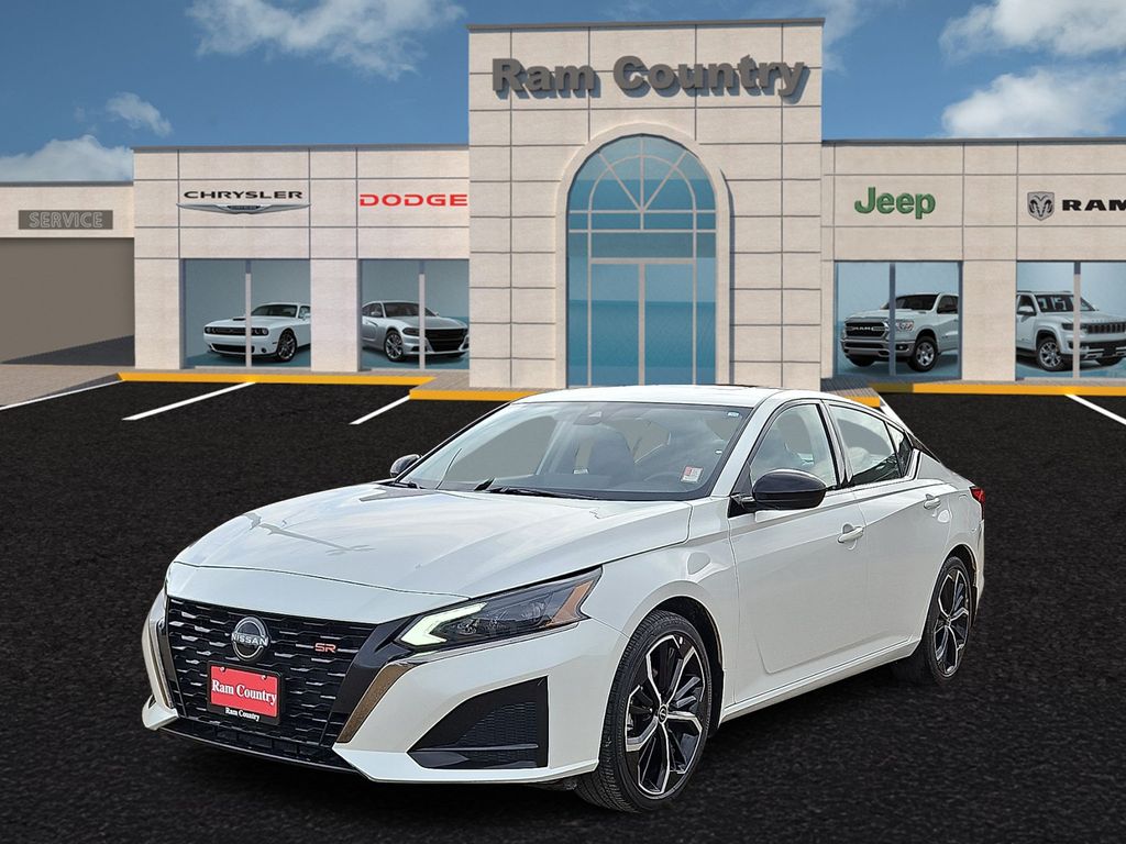 2024 Nissan Altima SR