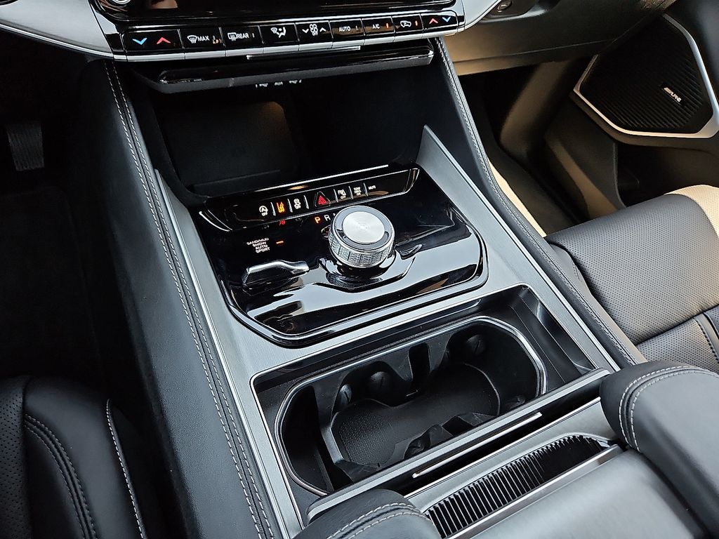 2025 Jeep Wagoneer Series II - Photo 14