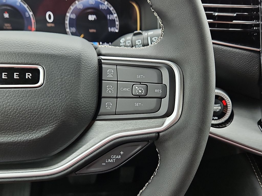 2025 Jeep Wagoneer Series I - Photo 18