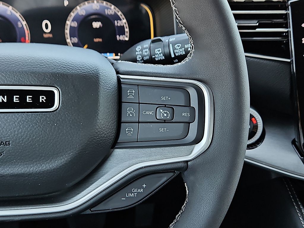 2025 Jeep Wagoneer Series II - Photo 18