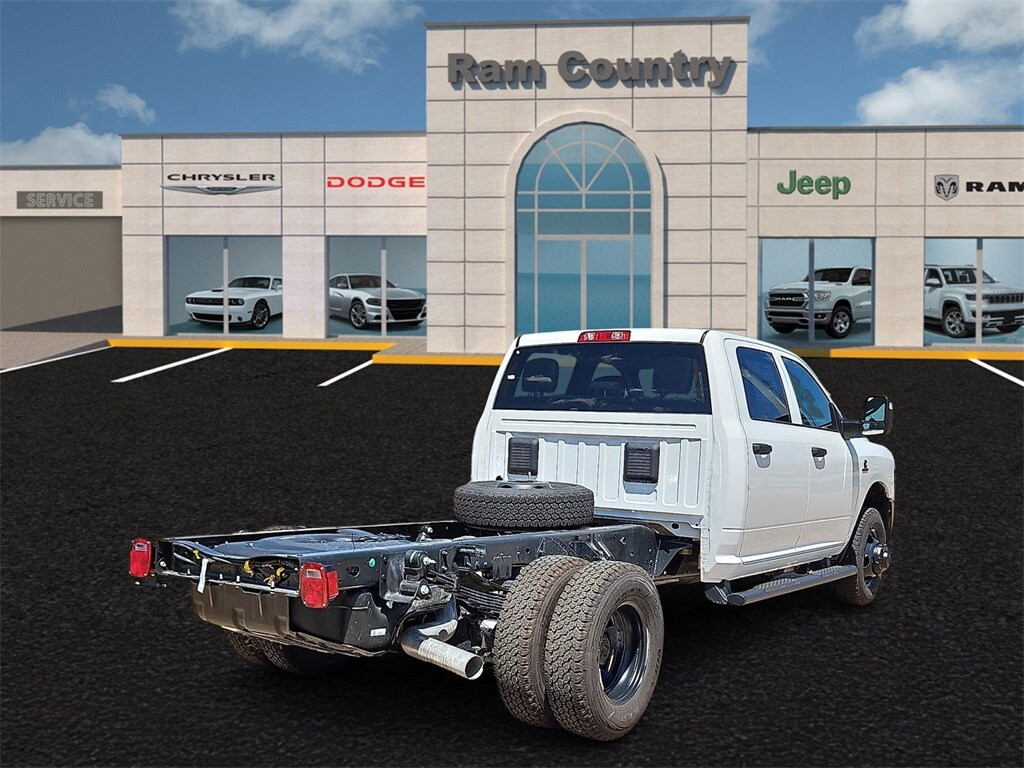 2026 Ram 3500 Tradesman photo 3