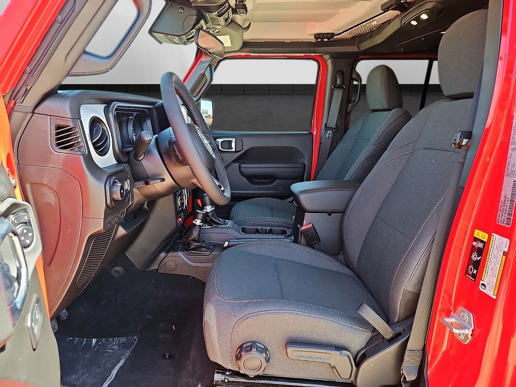 2025 Jeep Wrangler 4-Door Willys - Photo 10