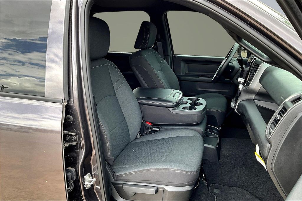 2025 RAM 2500 Tradesman - Photo 11