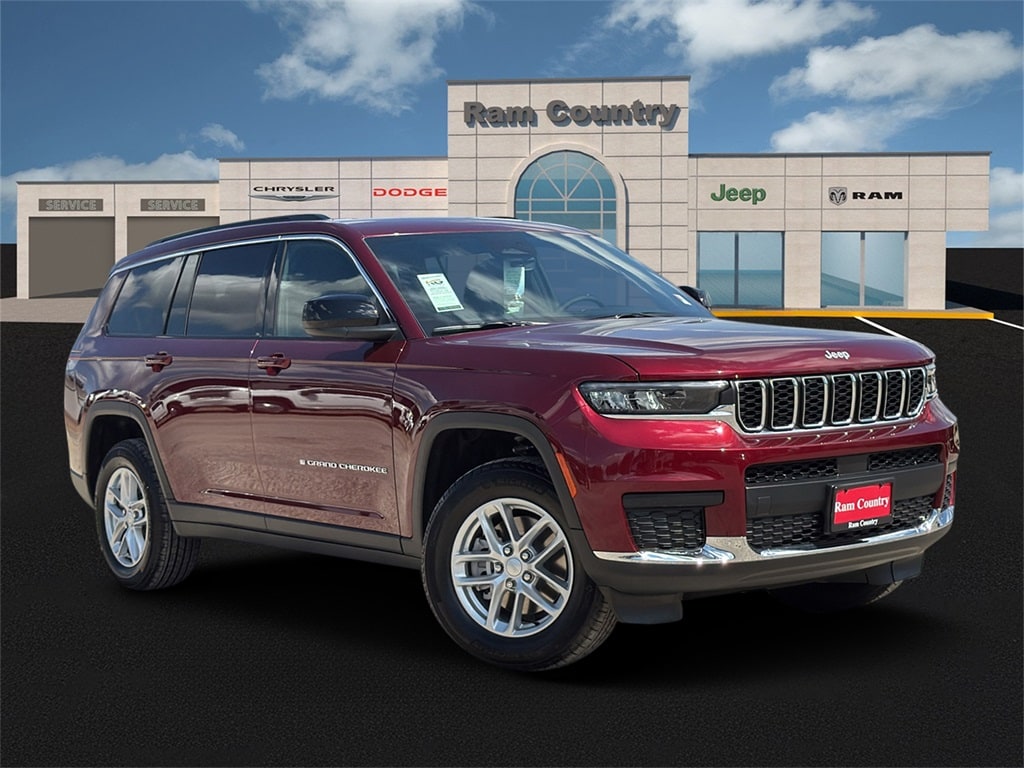 2025 Jeep Grand Cherokee L Laredo's photo
