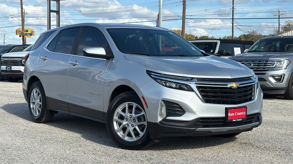 2022 Chevrolet Equinox LT's photo