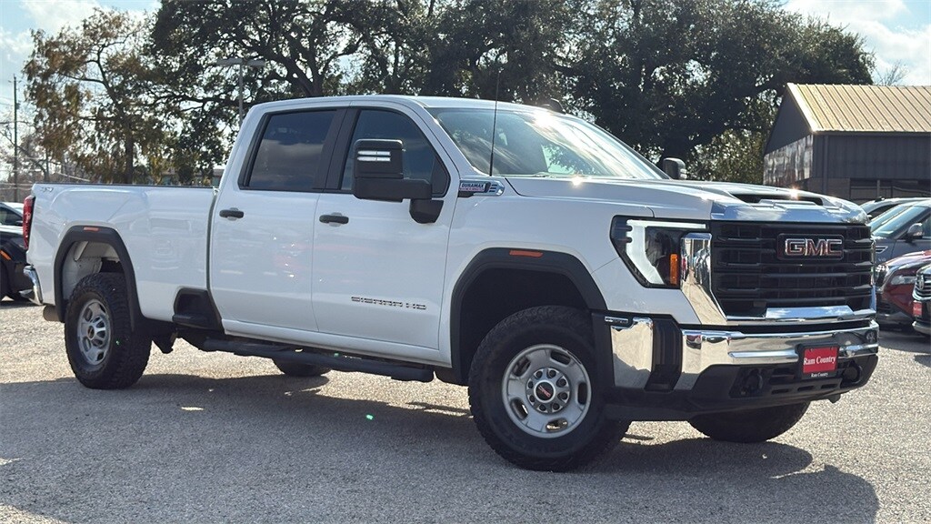 2024 GMC Sierra 2500HD Pro's photo