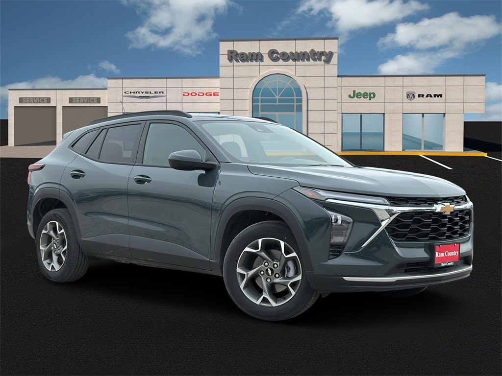 2025 Chevrolet Trax LT's photo