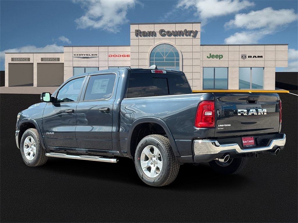 New 2026 Ram 1500 LONE STAR CREW CAB 4X2 5'7 BOX Pickup
