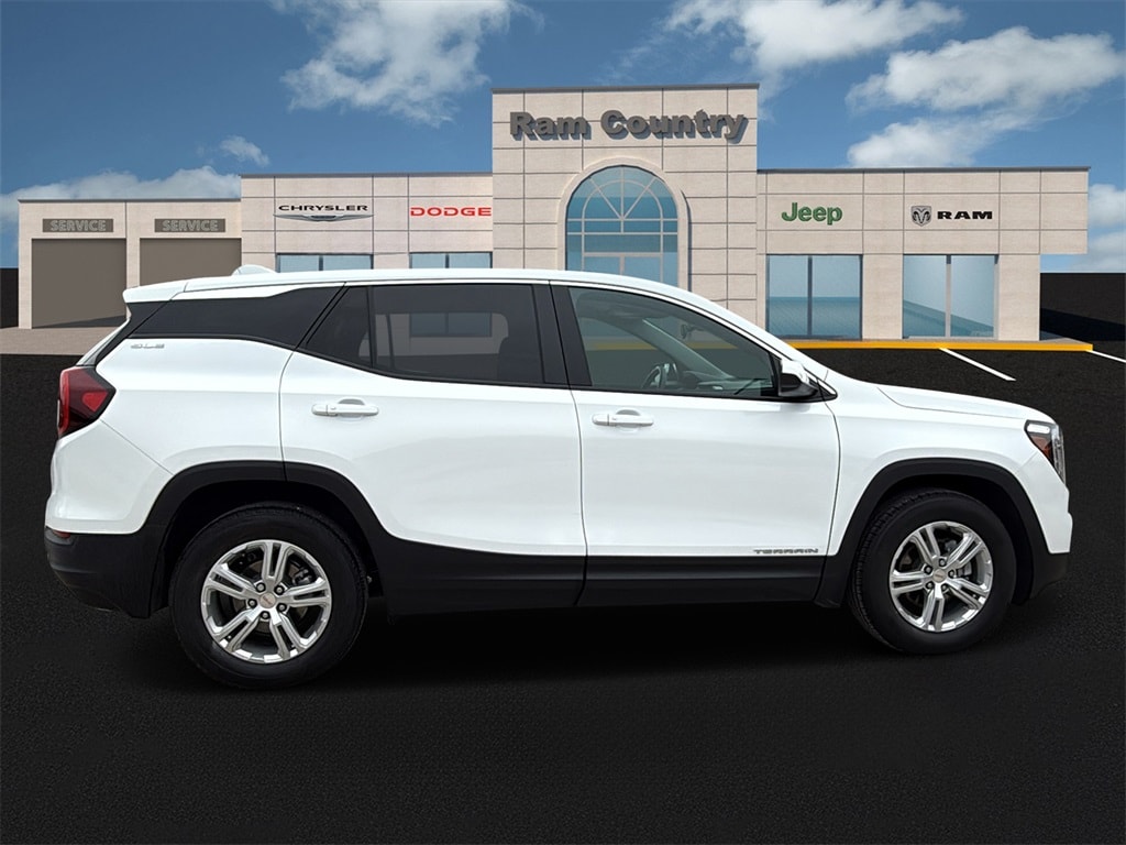 Used 2024 GMC Terrain SLE with VIN 3GKALMEG2RL310860 for sale in Wharton, TX