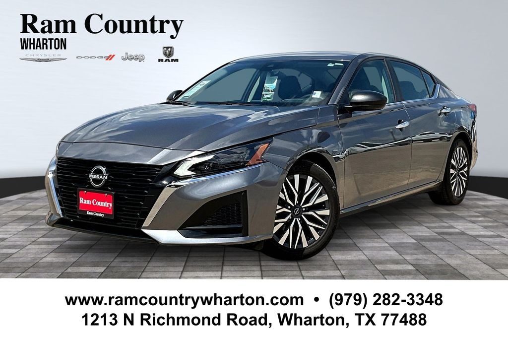 2025 Nissan Altima SV