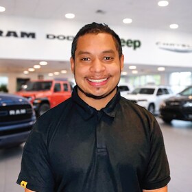 Staff member Ian Chapman from ID_59d11f