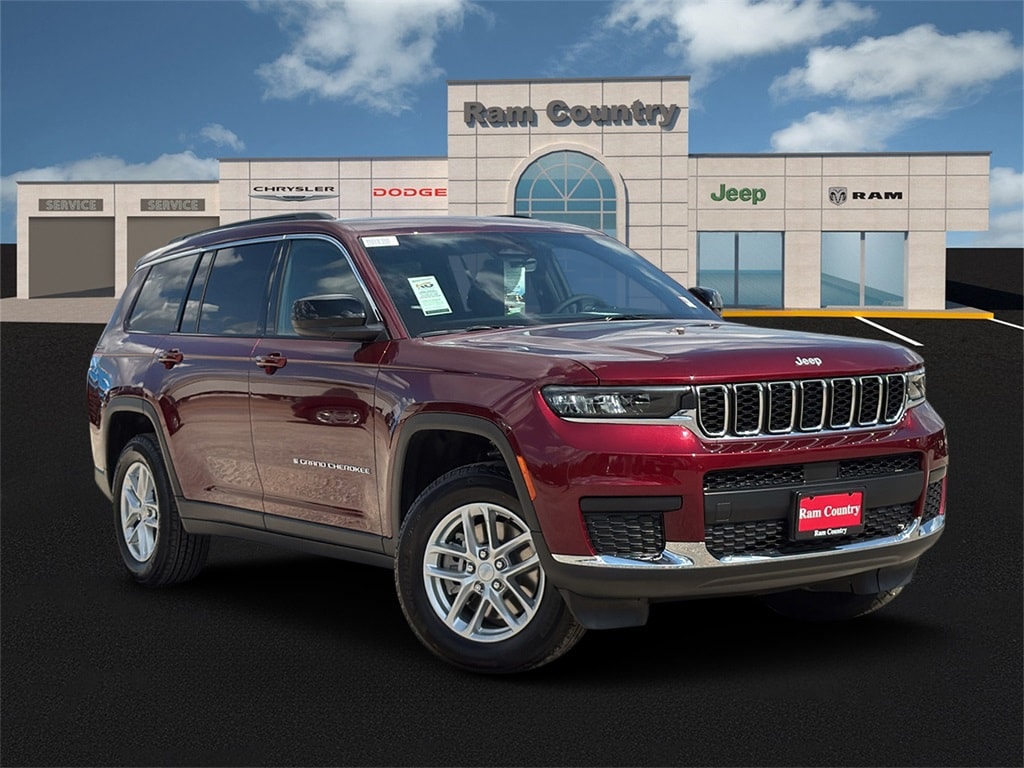 2025 Jeep Grand Cherokee L Laredo's photo