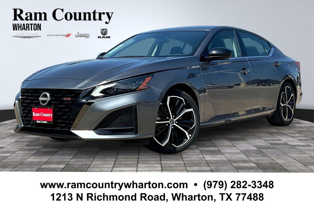 Used 2025 Nissan Altima SR