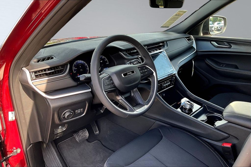 2025 Jeep Grand Cherokee L Laredo - Photo 8