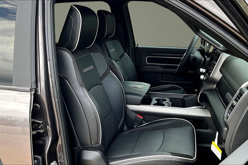 2025 RAM 2500 Laramie - Photo 12