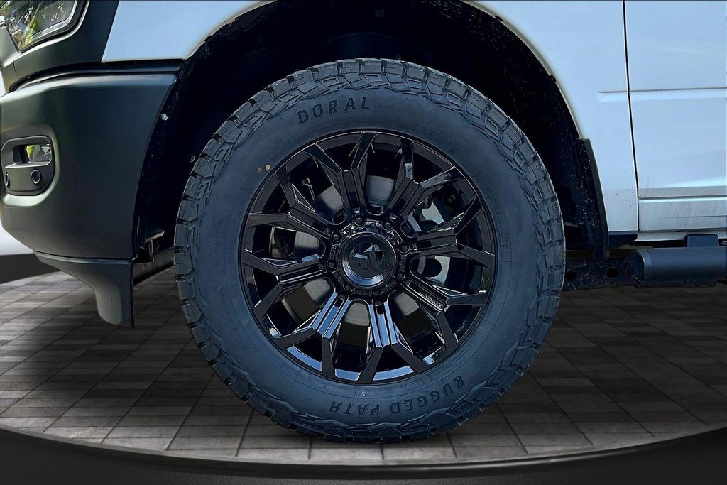 2025 RAM 2500 Tradesman - Photo 13