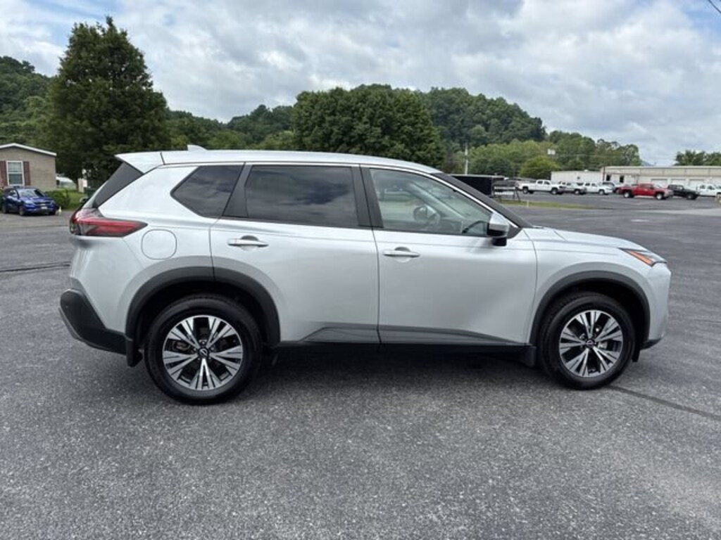 Used 2023 Nissan Rogue SV