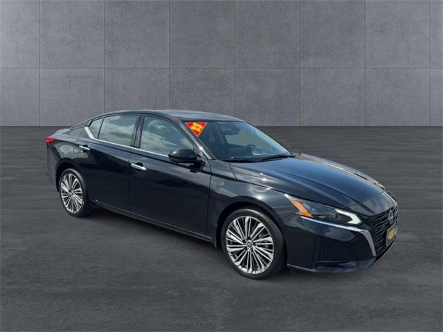 Used 2023 Nissan Altima SL with VIN 1N4BL4EW3PN301465 for sale in Richlands, VA