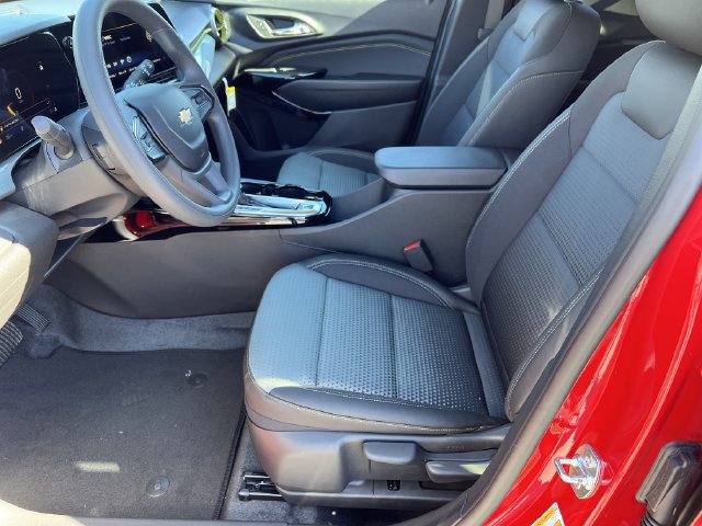 2026 Chevrolet Trax LT - Photo 9