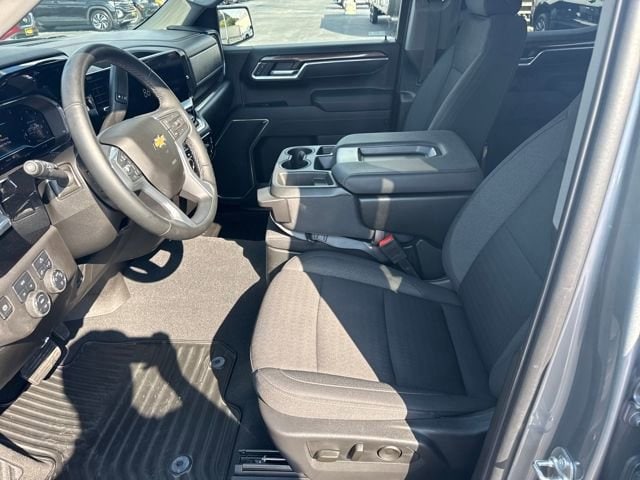 2025 Chevrolet Silverado 1500 LT - Photo 9