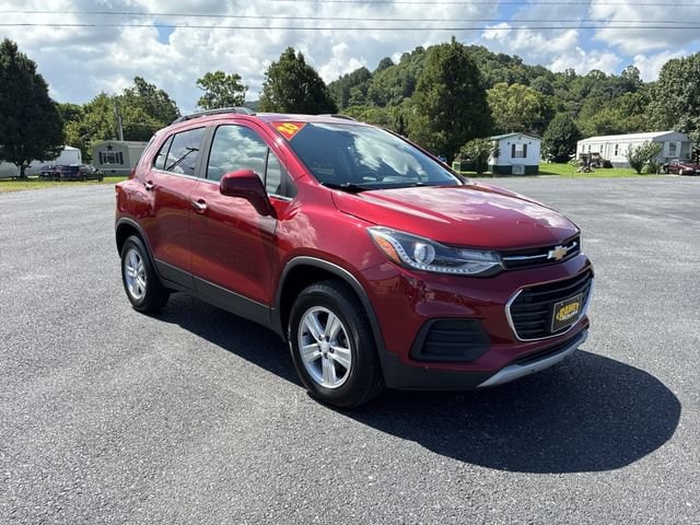 Used 2020 Chevrolet Trax LT with VIN 3GNCJPSB1LL218934 for sale in Richlands, VA
