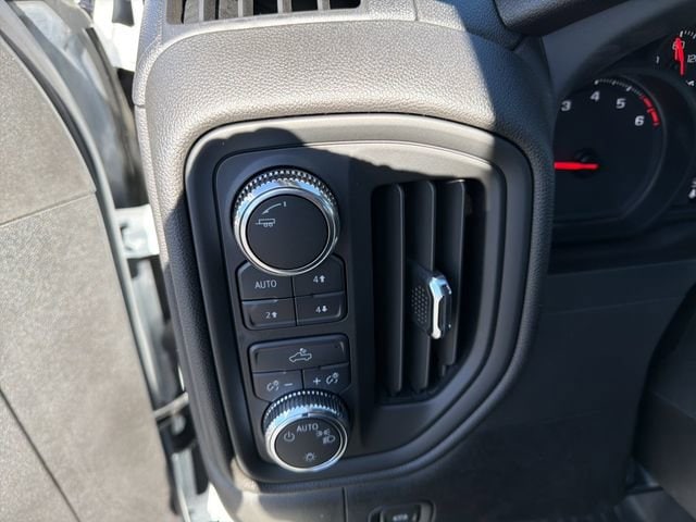 2025 GMC Sierra 3500HD Pro - Photo 7