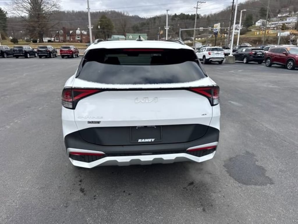 Used 2025 Kia Sportage EX