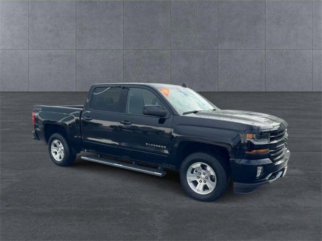 Used 2018 Chevrolet Silverado 1500 LT Z71 with VIN 3GCUKREC0JG466804 for sale in Richlands, VA