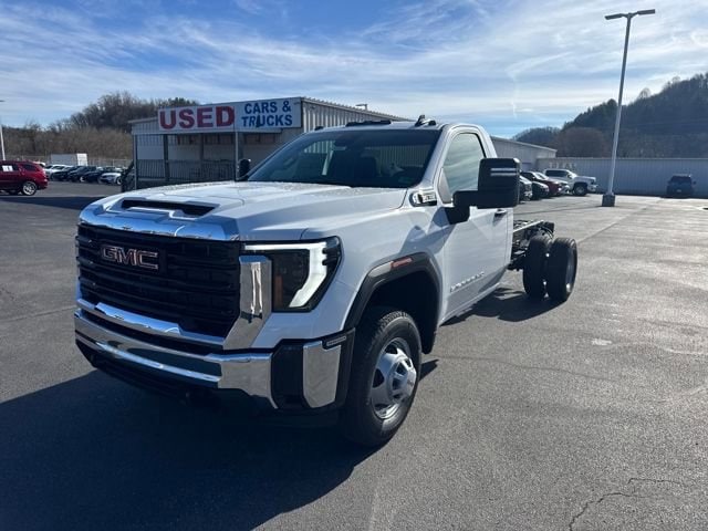 2026 GMC Sierra 3500 Chassis Cab Pro's photo