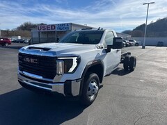 2026 GMC Sierra 3500 HD Chassis Cab Pro Truck