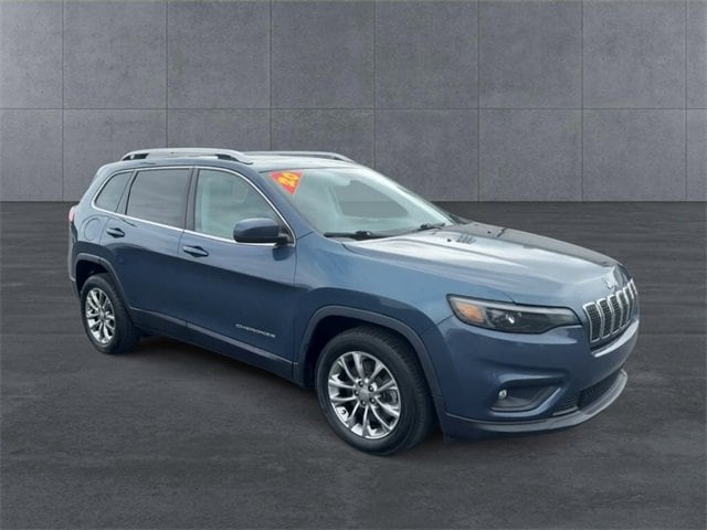 Used 2020 Jeep Cherokee Latitude Plus with VIN 1C4PJLLB3LD585678 for sale in Richlands, VA