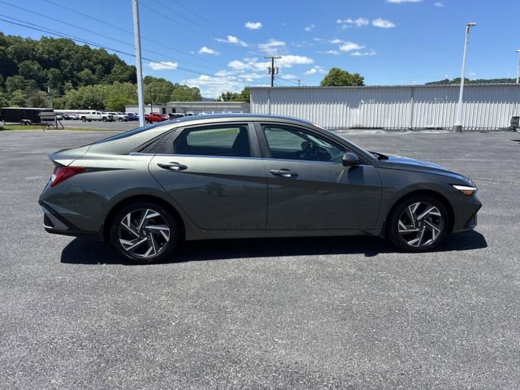 Used 2024 Hyundai Elantra SEL