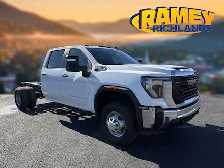 2025 GMC Sierra 3500 HD Chassis Cab Pro Truck