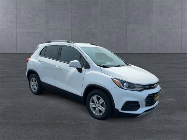 Used 2021 Chevrolet Trax LT with VIN KL7CJLSM8MB373791 for sale in Richlands, VA