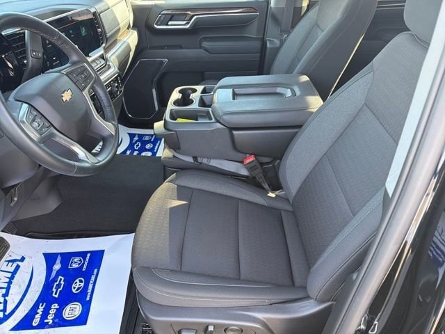 2025 Chevrolet Silverado 1500 LT - Photo 9